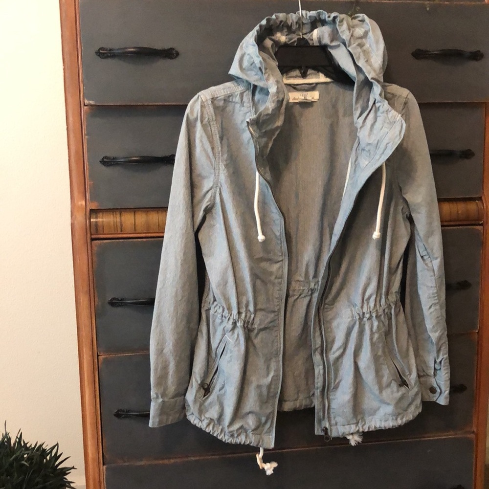 Lightweight Jacket - Picture 2 of 7
